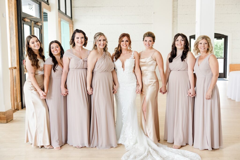 Gordon Green Wedding Venue bridal party photos