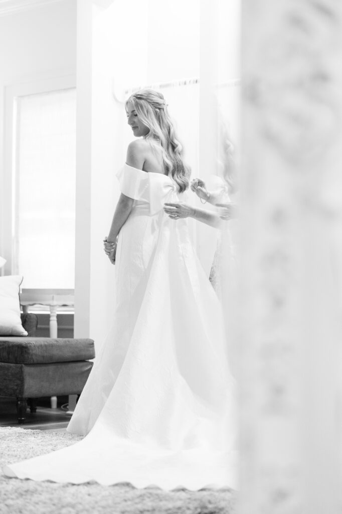 Hahira Georgia Wedding Bride getting ready